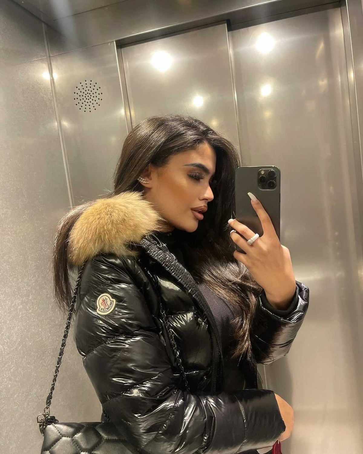 Doudoune courte à capuche Moncler Badyf Noir